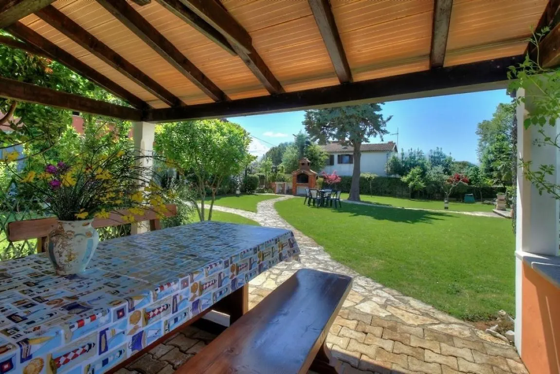 Apartments Sonja Zambratija בית הארחה זמברטיה