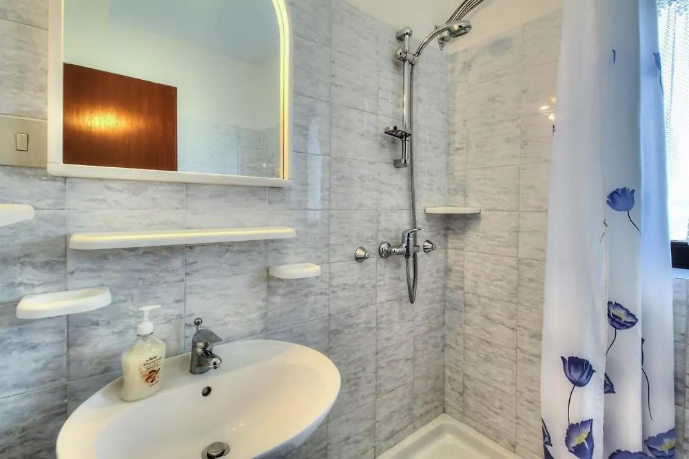 Guest house Apartments Sonja Zambratija Croatia
