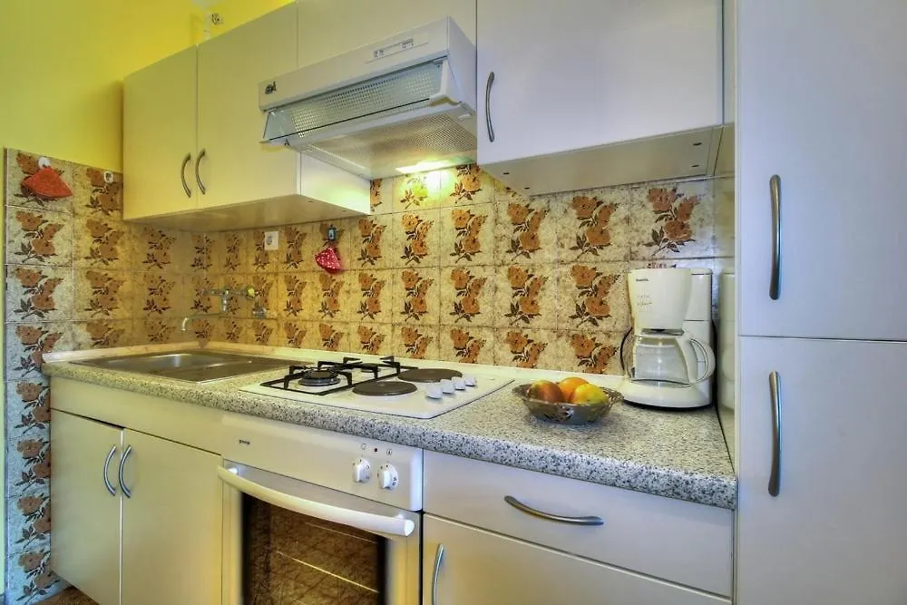 Apartments Sonja Zambratija Guest house