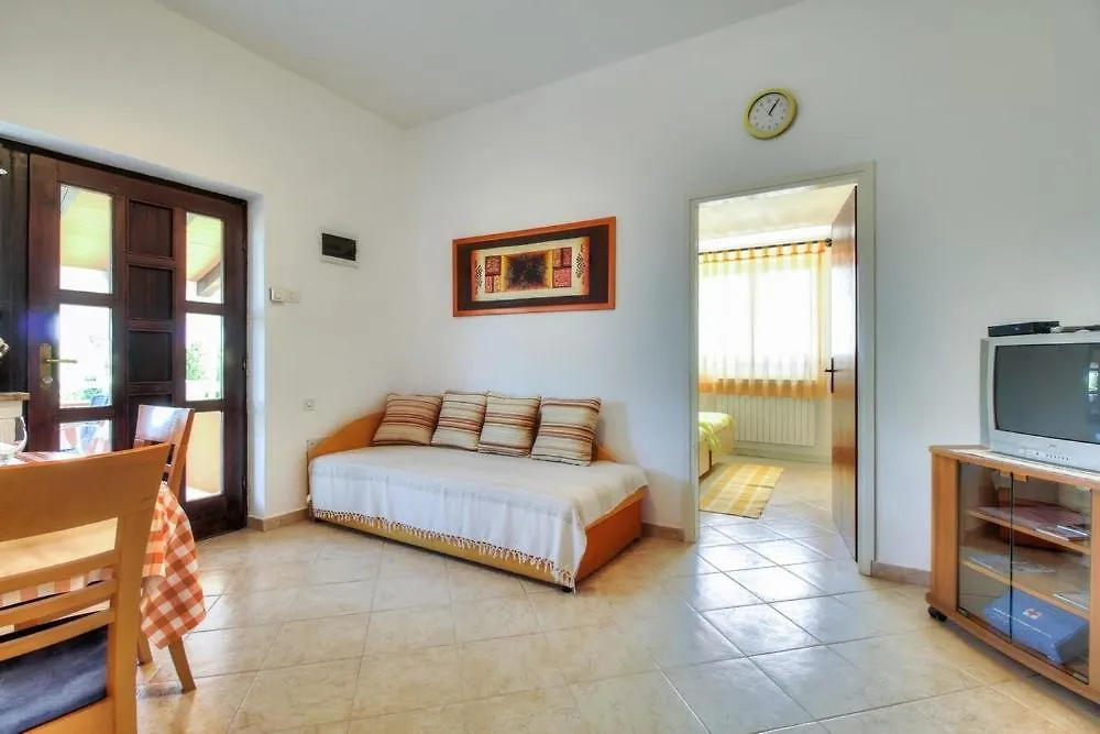 Guest house Apartments Sonja Zambratija