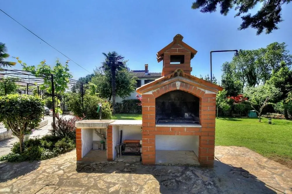 Apartments Sonja Zambratija Guest house